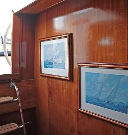 보트호텔 Sailing Lovers