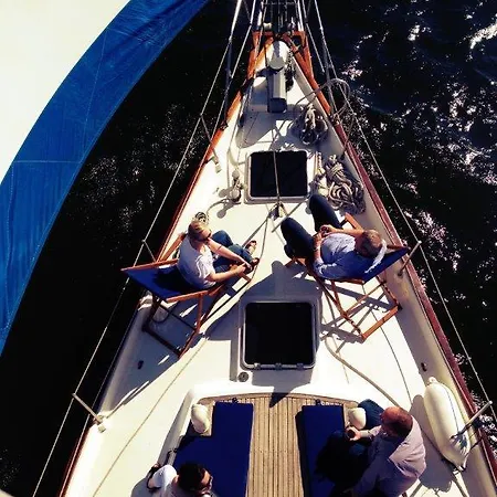 보트호텔 Sailing Lovers *