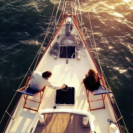 Sailing Lovers Lisboa